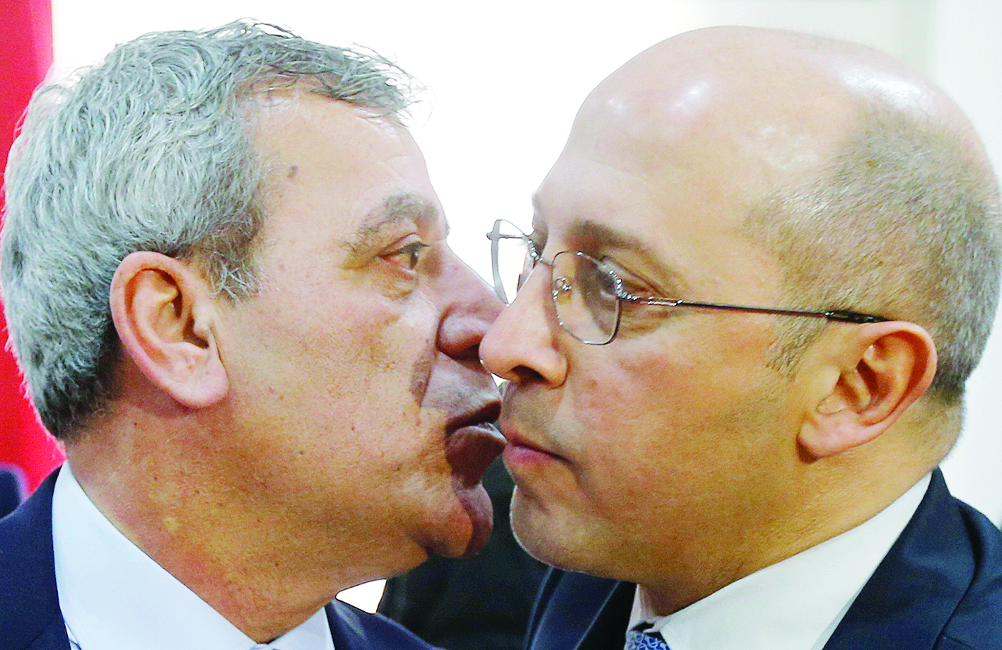 u0639u0646u0627u0642 u0628u064au0646 u0646u0627u0626u0628 u00abu0627u0644u062au064au0627u0631 u0627u0644u0648u0637u0646u064a u0627u0644u062du0631u00bb u0622u0644u0627u0646 u0639u0648u0646 (u0625u0644u0649 u0627u0644u064au0645u064au0646) u0648u0627u0644u0646u0627u0626u0628 u0639u0646 u062du0631u0643u0629 u00abu0623u0645u0644u00bb u0639u0644u064a u0628u0632u064a u0641u064a u0628u0644u062fu0629 u0627u0644u062du062fu062b t(u0631u0648u064au062au0631u0632)