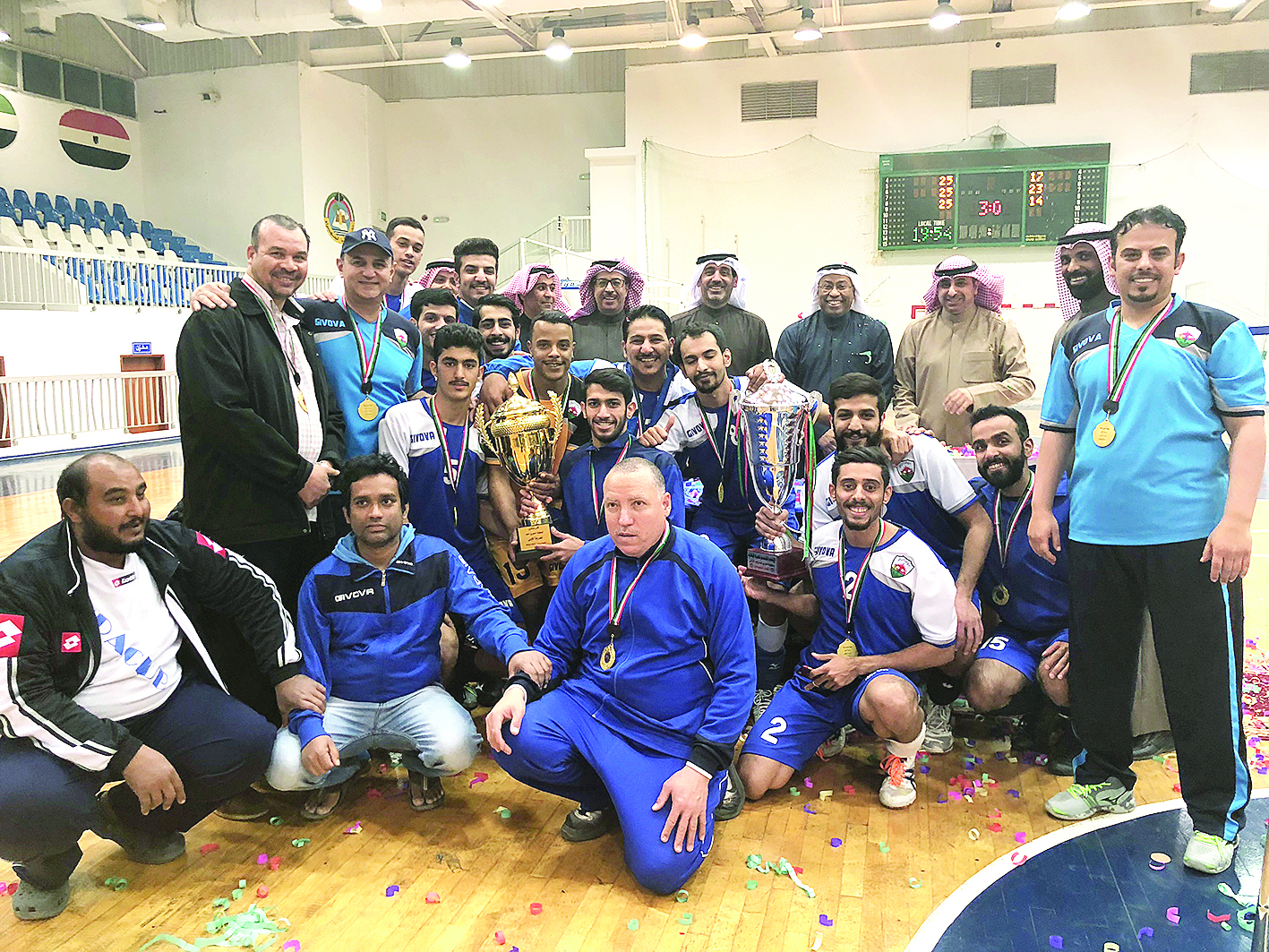 u0641u0631u064au0642 u0627u0644u062cu0647u0631u0627u0621 u0645u062au0648u0651u062cu0627u064b u0628u0643u0623u0633 u062fu0648u0631u064a u0627u0644u0643u0631u0629 u0627u0644u0637u0627u0626u0631u0629 u0644u0644u062fu0631u062cu0629 u0627u0644u0623u0648u0644u0649