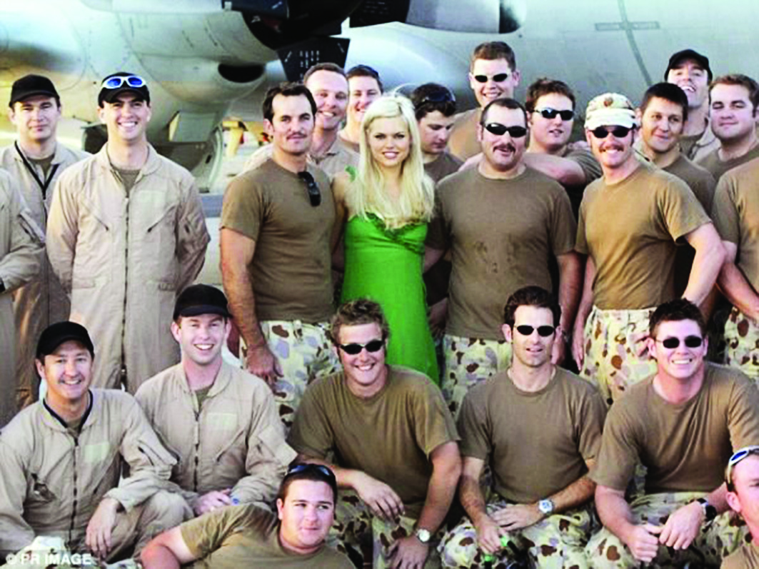 u0635u0648u0641u064a u0645u0648u0646u0643 u0645u062au0648u0633u0637u0629 u0627u0644u062cu0646u0648u062f u0627u0644u0627u0633u062au0631u0627u0644u064au064au0646 u062eu0644u0627u0644 u0632u064au0627u0631u062au0647u0627 u0627u0644u0639u0631u0627u0642 u0633u0646u0629 2004