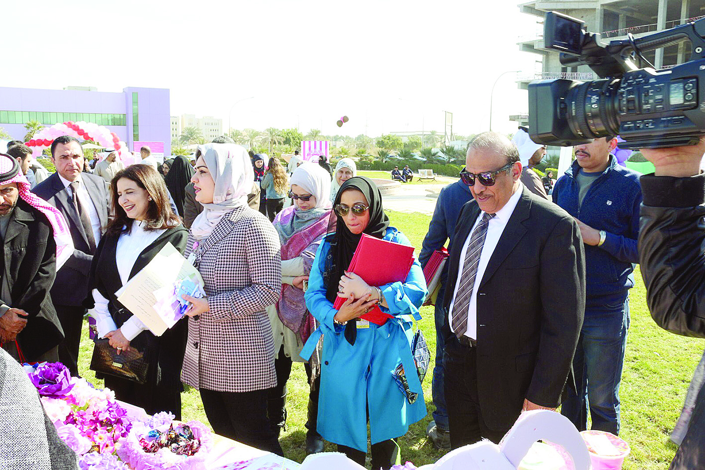 u062eu0644u0648u062f u0627u0644u0639u0644u064a u0648u062eu0627u0644u062f u0627u0644u0635u0627u0644u062d u0648u062cu0648u0644u0629 u0641u064a u0627u0644u0645u0639u0631u0636 