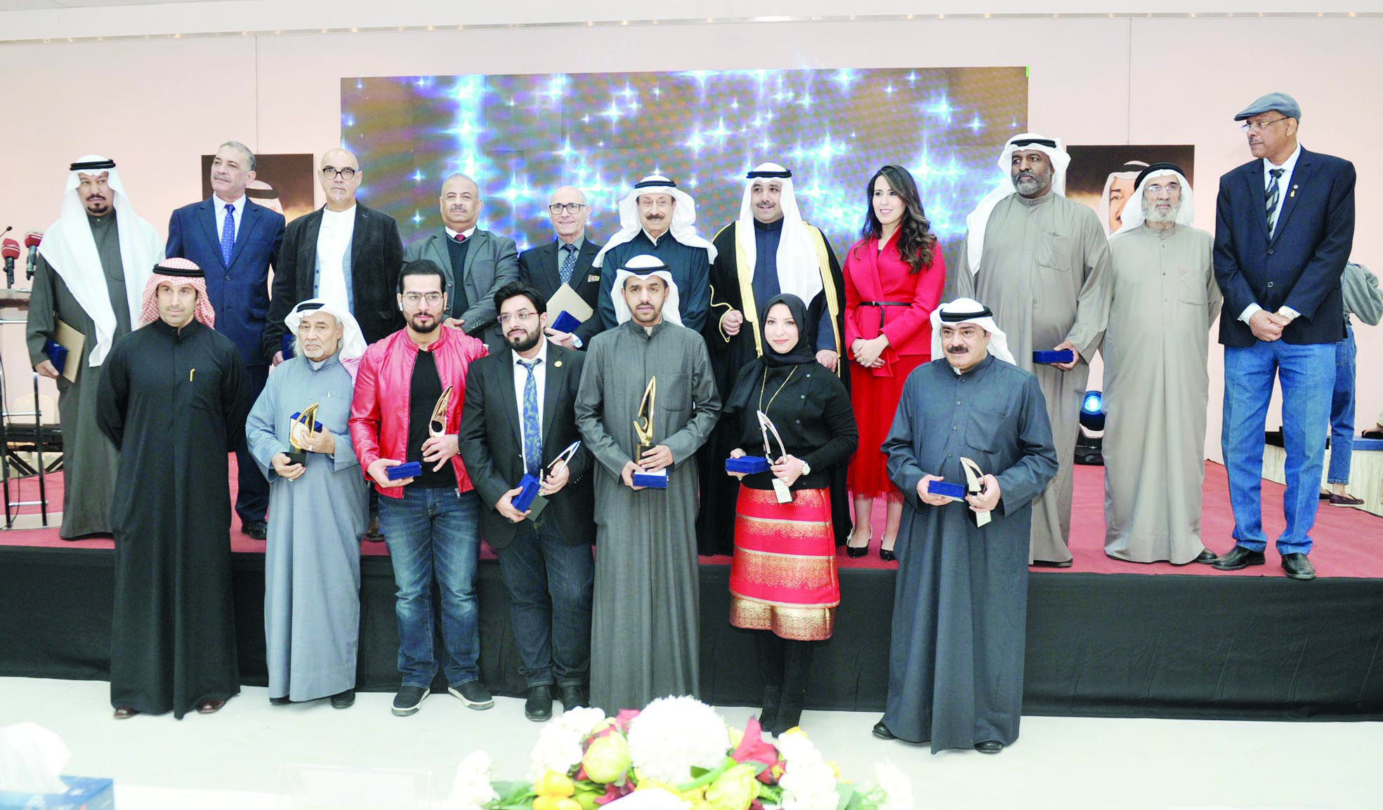 u0635u0628u0627u062d u0646u0627u0635u0631 u0635u0628u0627u062d u0627u0644u0623u062du0645u062f u0648u062du0631u0645u0647 u0645u0639 u0627u0644u0641u0646u0627u0646u064au0646 u0627u0644u062au0634u0643u064au0644u064au064au0646 t(u062au0635u0648u064au0631 u0633u0639u062f u0647u0646u062fu0627u0648u064a)