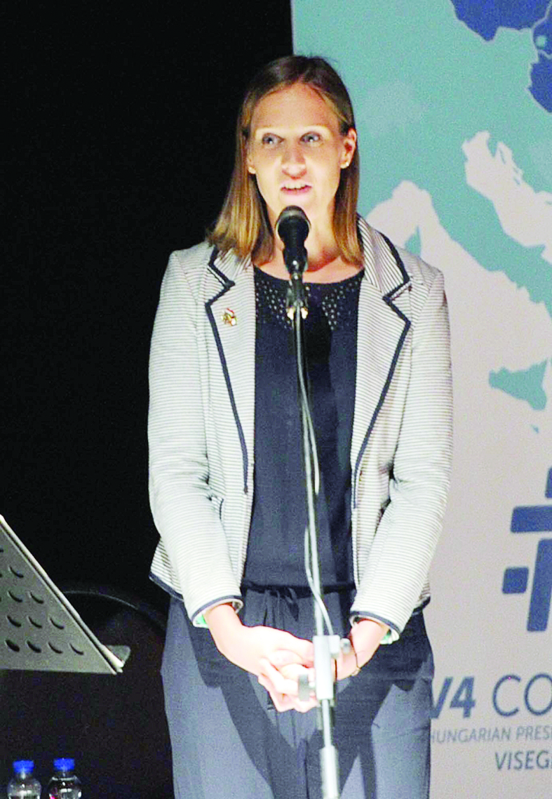 u0644u064au0644u0627 u0647u0627u0631u0627u0633u062au064a u062au0644u0642u064a u0643u0644u0645u062au0647u0627