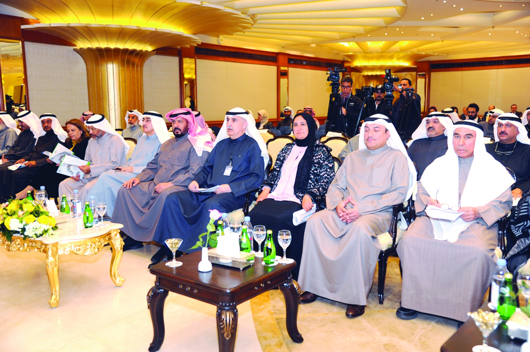 u0627u0644u0639u062fu0633u0627u0646u064a u0645u062au0648u0633u0637u0627u064b u0627u0644u0642u064au0627u062fu0627u062a u0627u0644u0646u0641u0637u064au0629t(u062au0635u0648u064au0631 u0633u0639u062f u0647u0646u062fu0627u0648u064a)