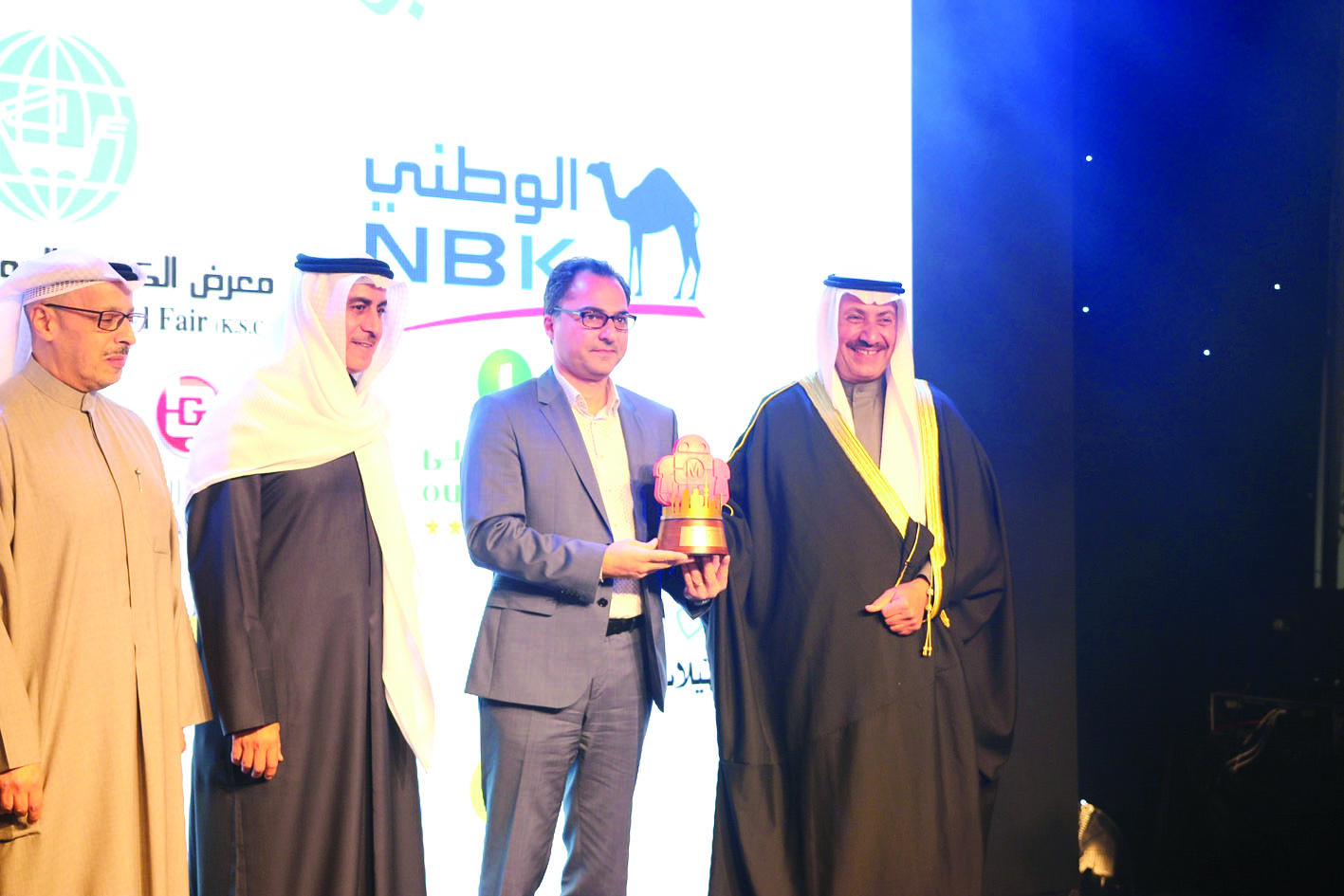 تكريم ممثّل المجموعة