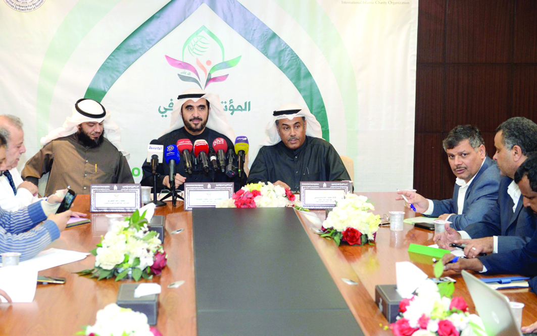 u062cu0627u0646u0628 u0645u0646 u0627u0644u0645u0624u062au0645u0631 u0627u0644u0635u062du0627u0641u064at (u062au0635u0648u064au0631 u0632u0643u0631u064au0627 u0639u0637u064au0629)