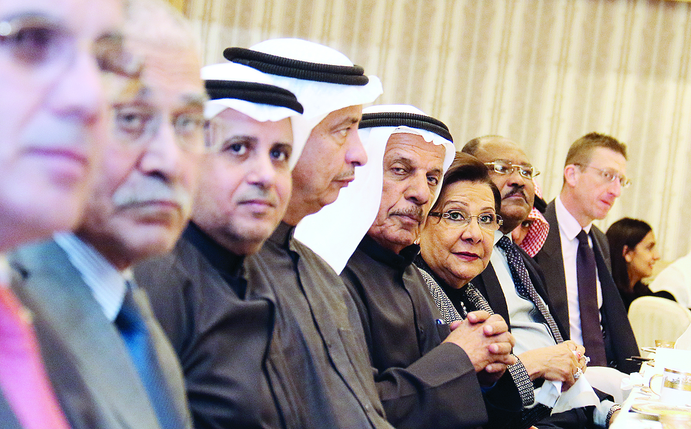 الحمود وسط الحضور من قياديي الجامعة في حفل التكريم  