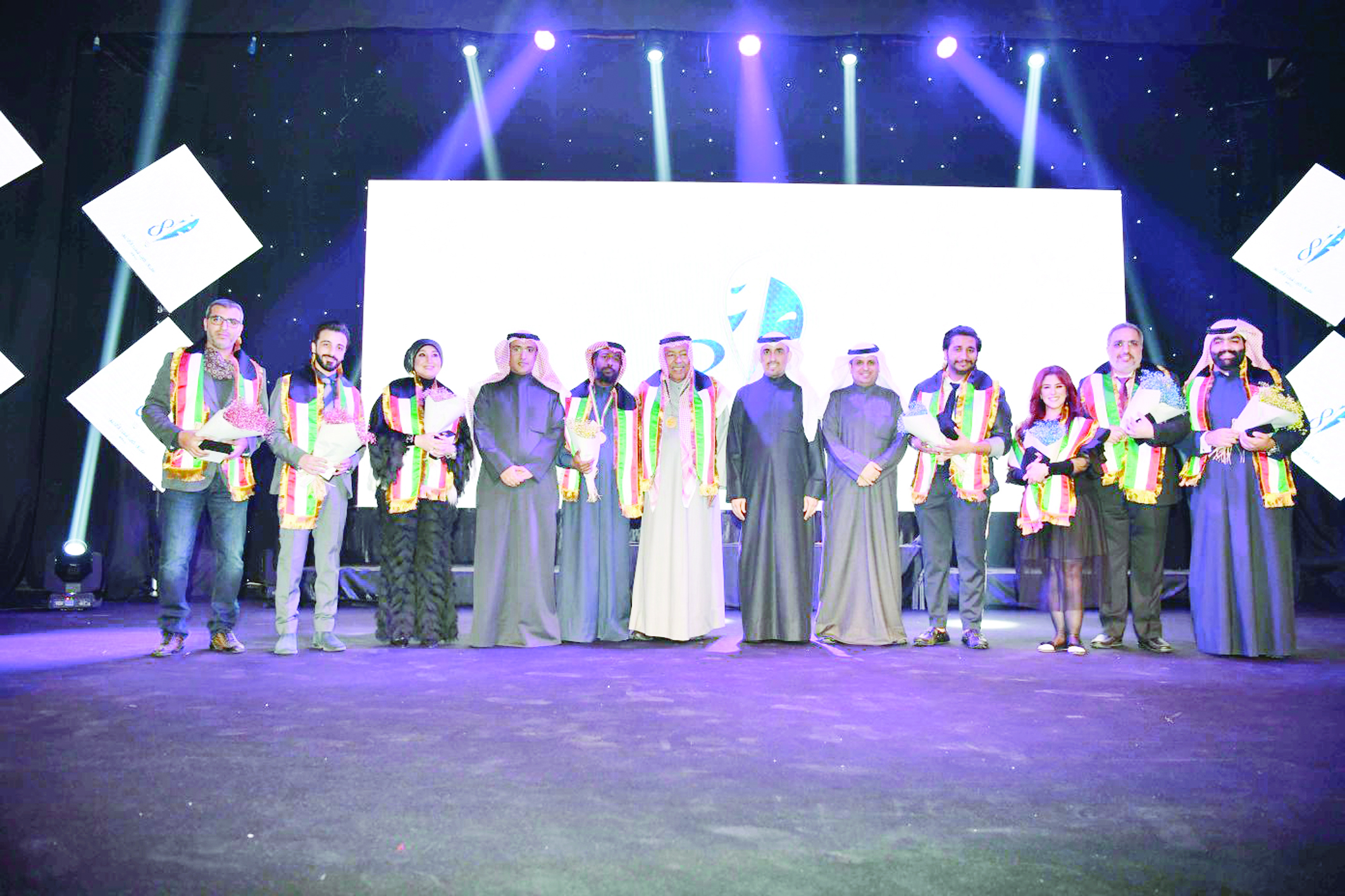 المكرمون في لقطة جماعية    	  (تصوير بسام زيدان)