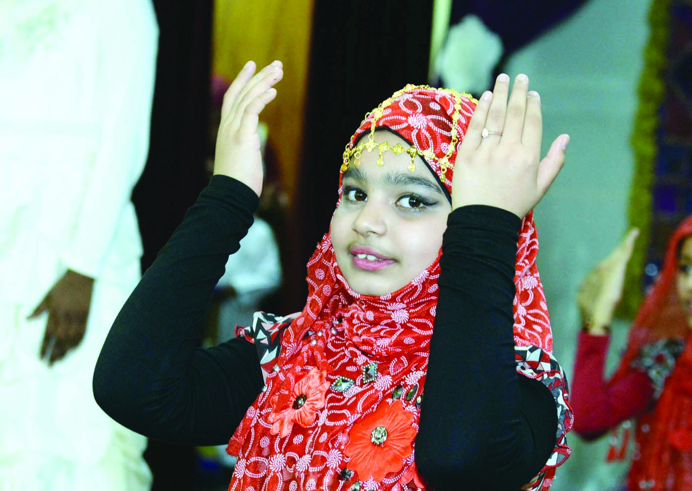 طفلة من بين المشاركات في الفعاليات 