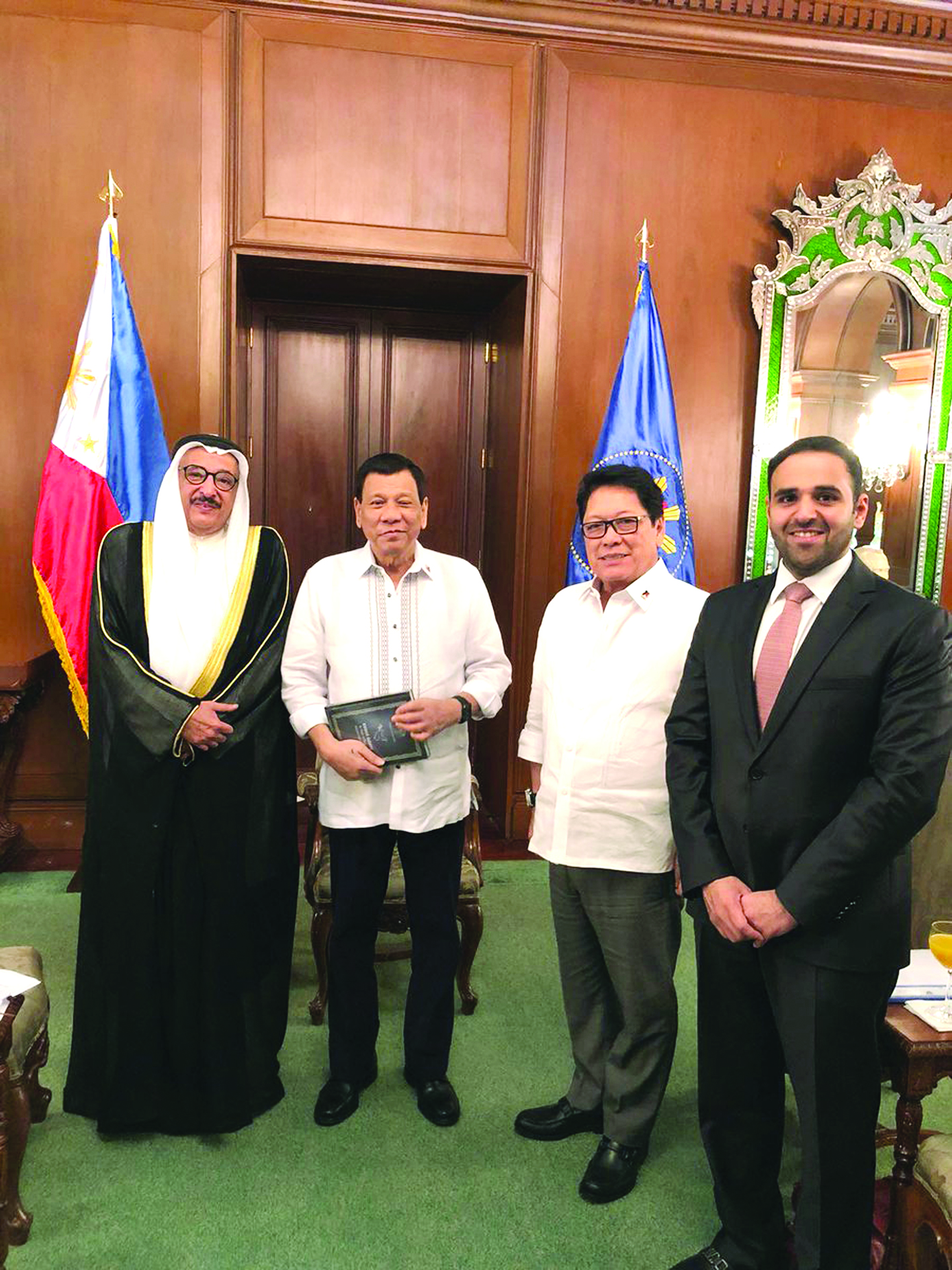 u0627u0644u0633u0641u064au0631 u0627u0644u0643u0648u064au062au064a u062eu0644u0627u0644 u0645u0628u0627u062du062bu0627u062au0647 u0645u0639 u0627u0644u0631u0626u064au0633 u0627u0644u0641u064au0644u0628u064au0646u064a 