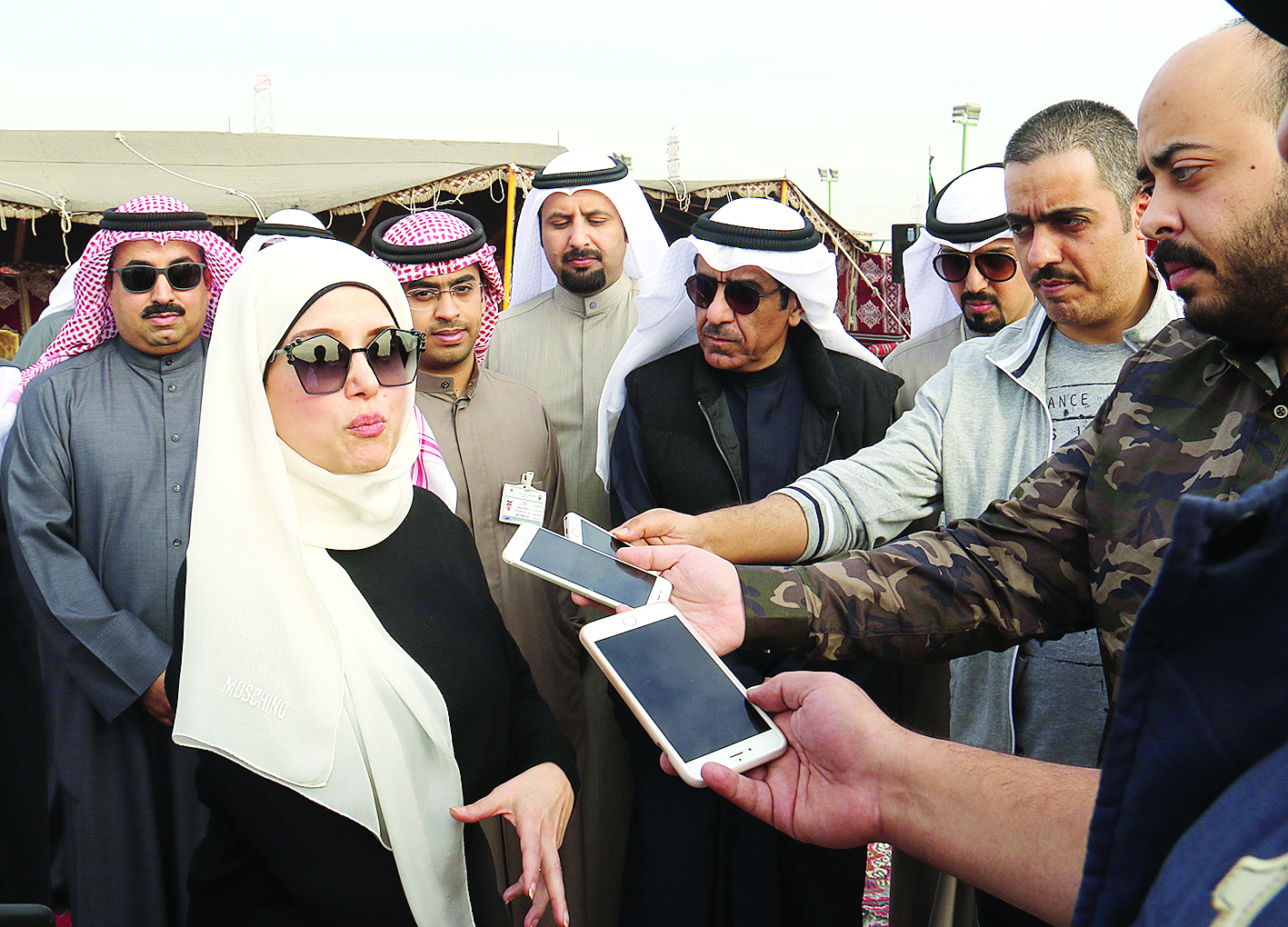 ومصرحة للصحافيين                                                      	                  (تصوير أسعد عبدالله وبسام زيدان)