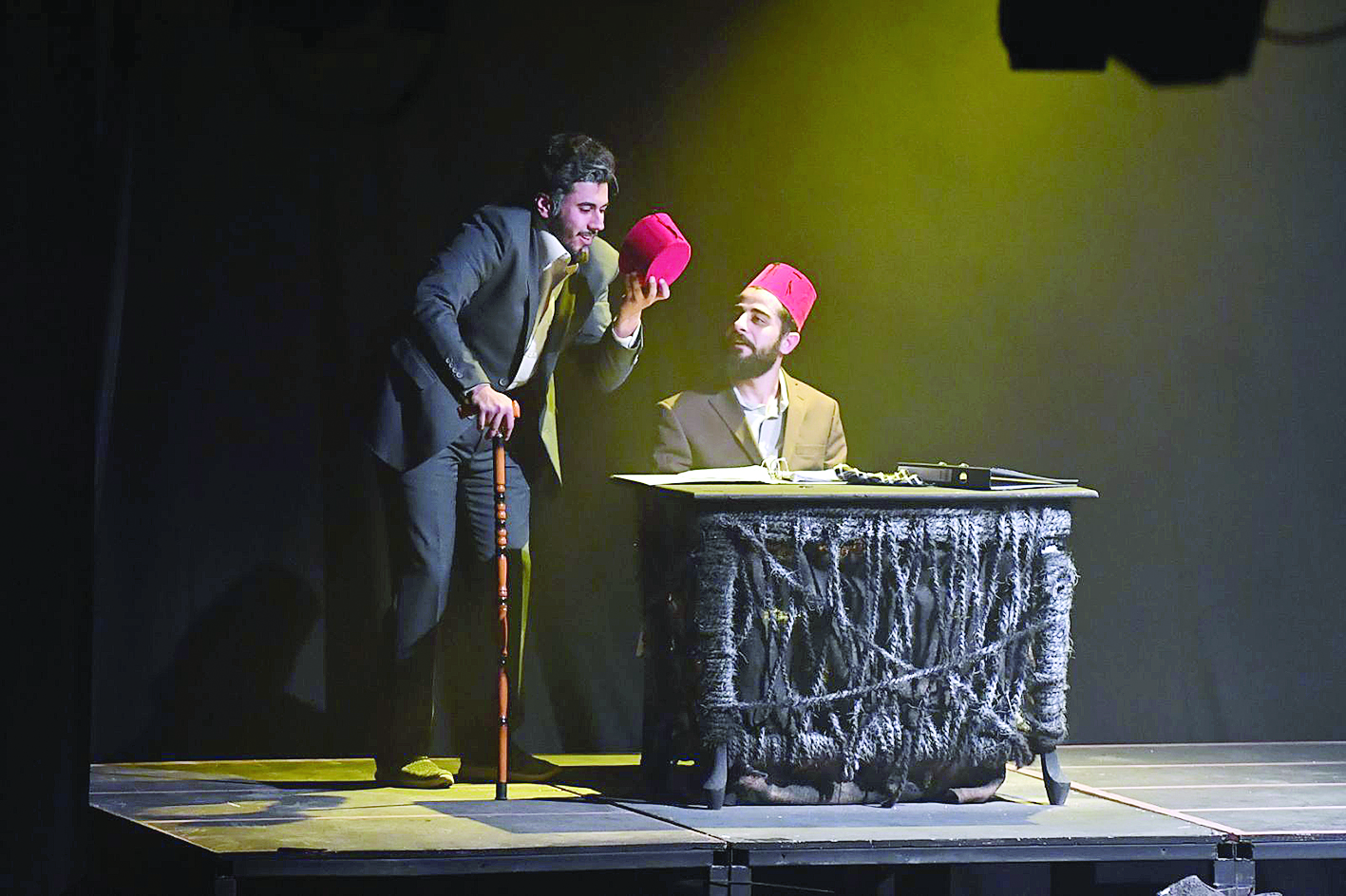 u0645u0634u0647u062f u0645u0646 u00abu062fu0645u0627u0621 u0639u0644u0649 u0648u0631u0642u00bb