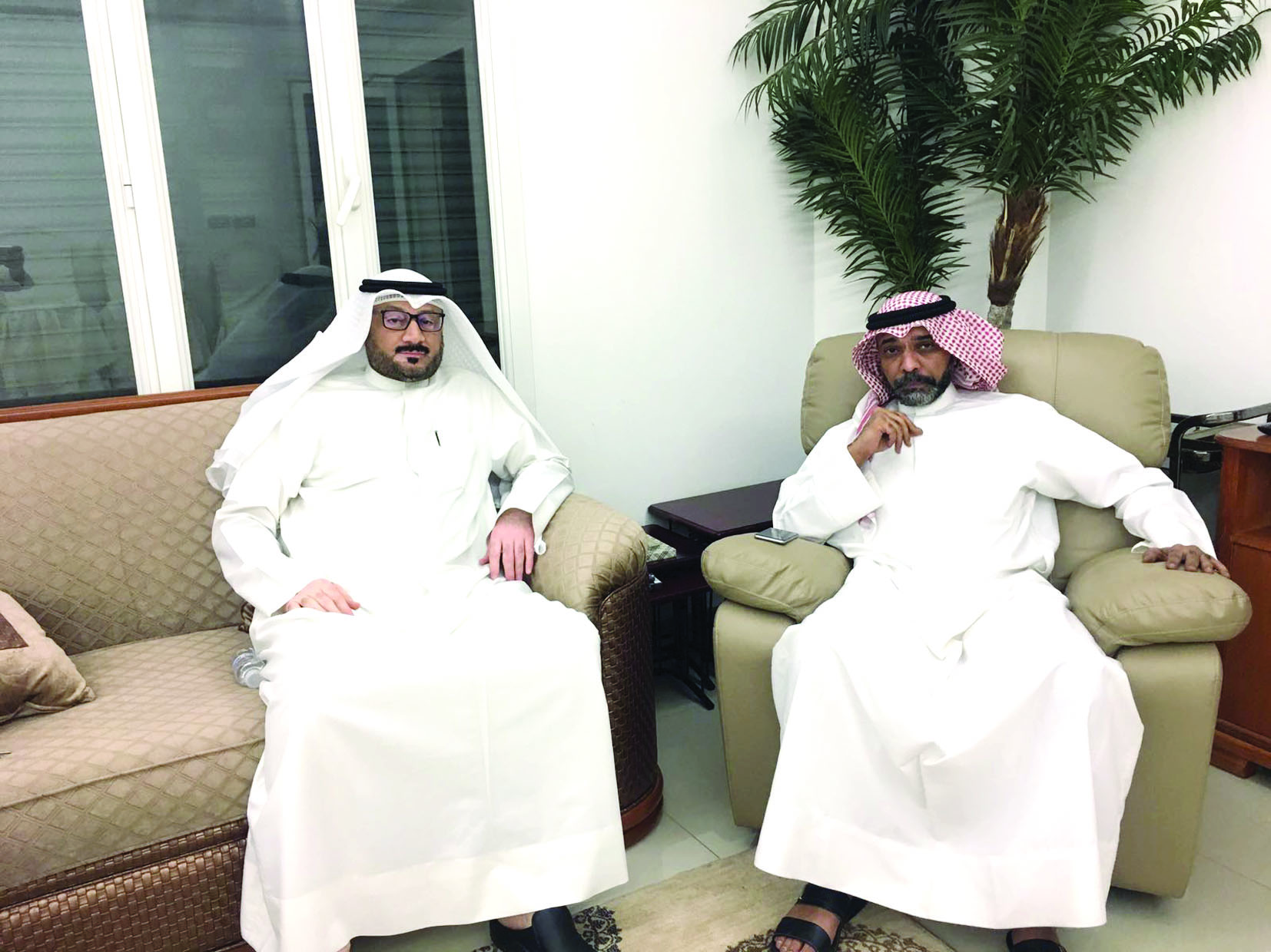 ثامر البلوشي مع الزميل ناصر الفرحان 