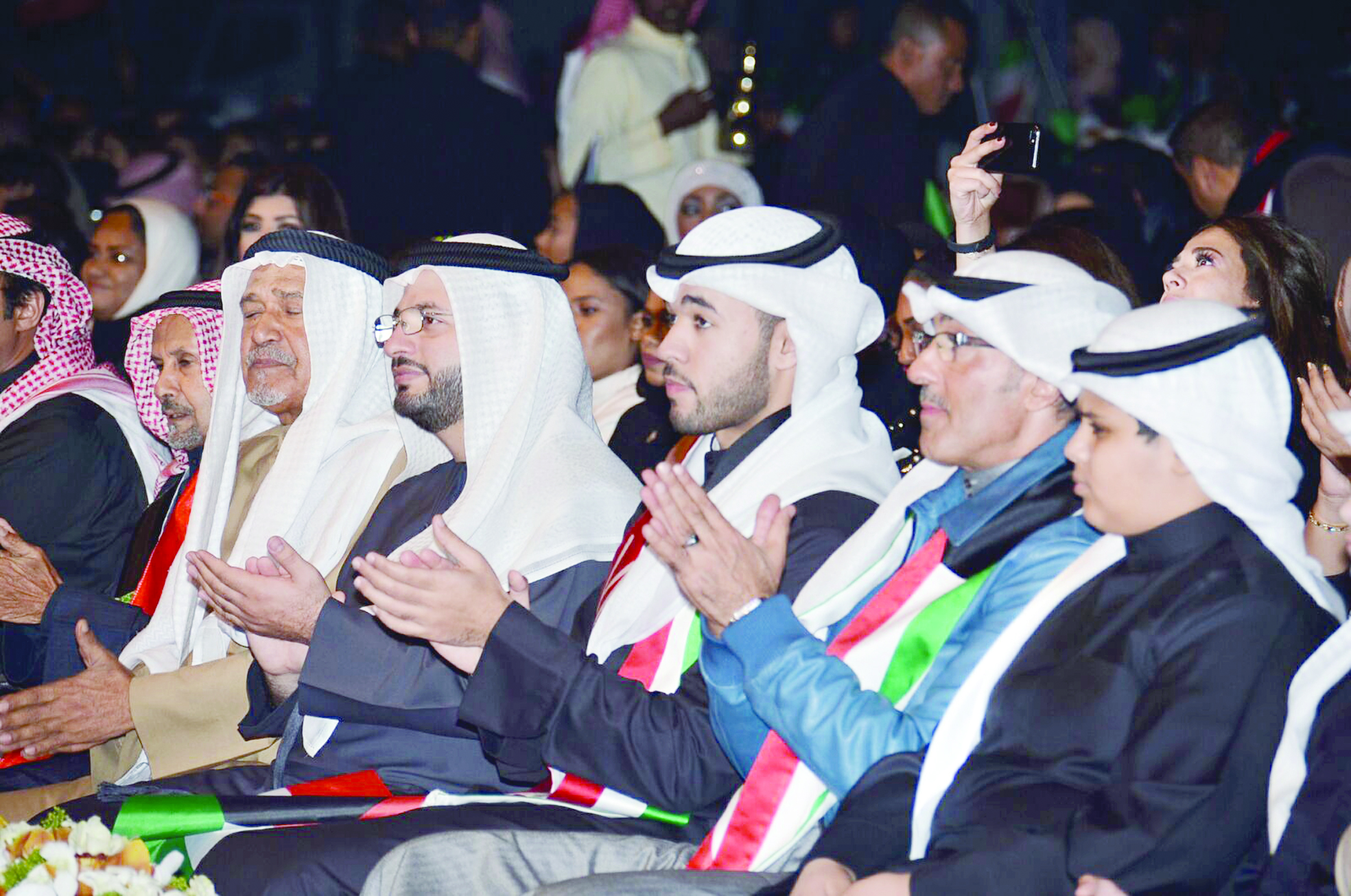 u0641u0648u0627u0632 u0627u0644u0635u0628u0627u062d u0641u064a u0645u0642u062fu0645 u0627u0644u062du0636u0648u0631     t (u062au0635u0648u064au0631 u0643u0631u0645 u0630u064au0627u0628)