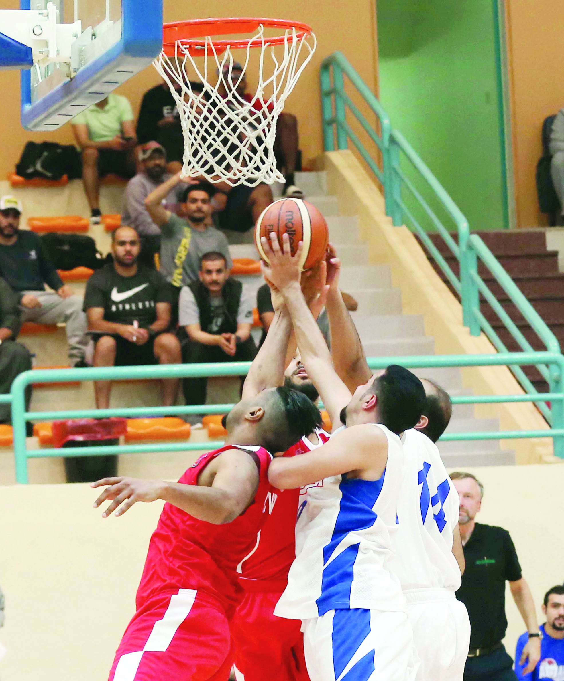 u0635u0631u0627u0639 u0627u0633u0641u0644 u0627u0644u0633u0644u0629 u062eu0644u0627u0644 u0645u0628u0627u0631u0627u0629 u00abu0627u0644u0643u0648u064au062au00bb u0648u0627u0644u062cu0647u0631u0627u0621   t (u062au0635u0648u064au0631 u0628u0633u0627u0645 u0632u064au062fu0627u0646) 