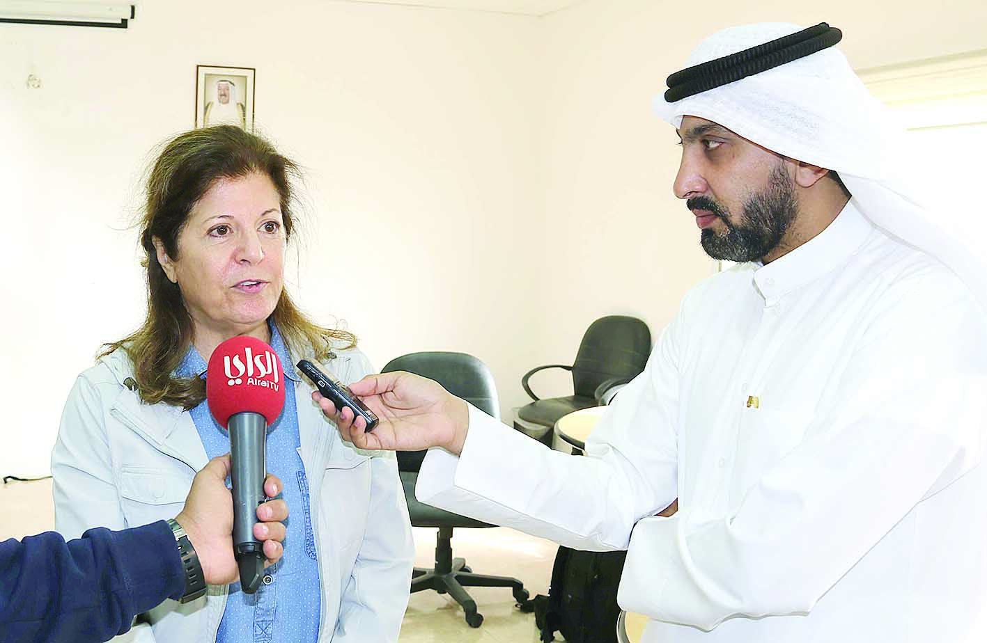 سميرة السيد عمر تتحدث للزميل غانم السليماني