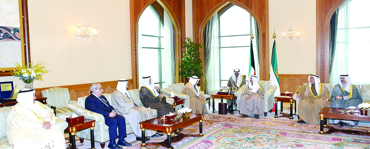 u0633u0645u0648 u0627u0644u0623u0645u064au0631 u0645u0633u062au0642u0628u0644u0627u064b u0631u0626u064au0633 u0648u0623u0639u0636u0627u0621 u063au0631u0641u0629 u0627u0644u062au062cu0627u0631u0629