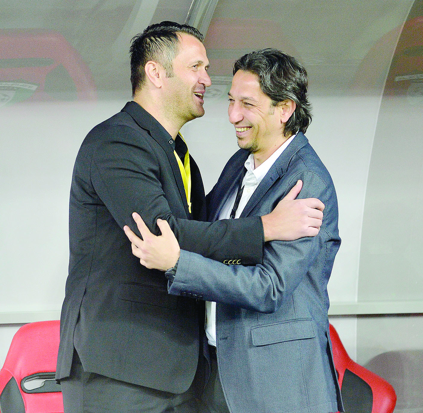 u00abu0645u064eu0646 u064au0633u062au0645u0631u00bb u0644u062au0645u062bu064au0644 u0627u0644u0643u0648u064au062a u0641u064a u00abu0627u0644u0639u0631u0628u064au0629u00bbu061f    t      (u0627u0644u0623u0632u0631u0642 u062fu0648u062a u0643u0648u0645)