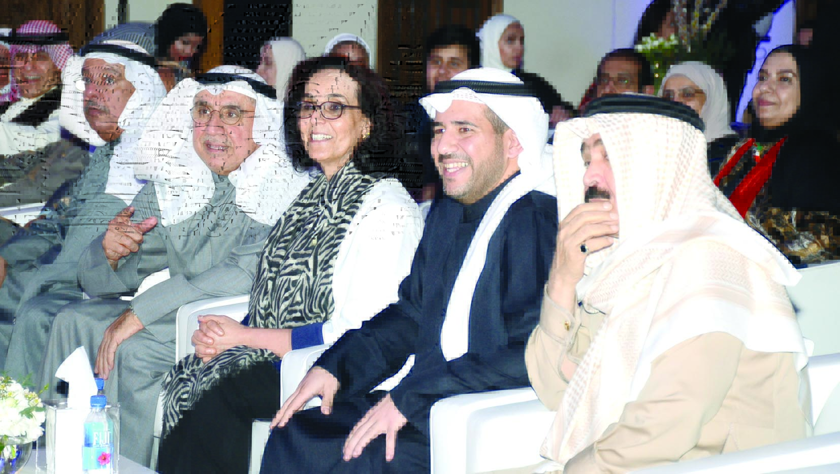 عبدالله الأحمد وأمثال الأحمد وعبدالرحمن الفارسي يتقدمون الحضور