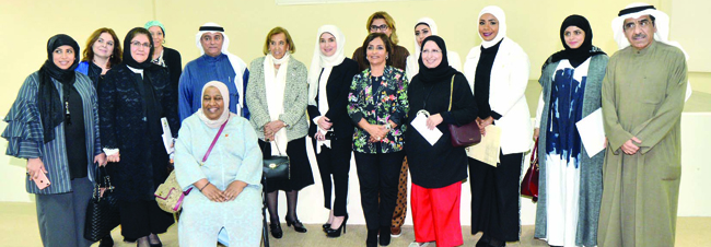 u0628u0648u0634u0647u0631u064a u062au062au0648u0633u0637 u0627u0644u0645u0634u0627u0631u0643u064au0646 u0648u0639u062fu062fu0627u064b u0645u0646 u0627u0644u062du0636u0648u0631 u0641u064a u0627u0644u062du0644u0642u0629 u0627u0644u0646u0642u0627u0634u064au0629 (u062au0635u0648u064au0631 u0646u0627u064au0641 u0627u0644u0639u0642u0644u0629)