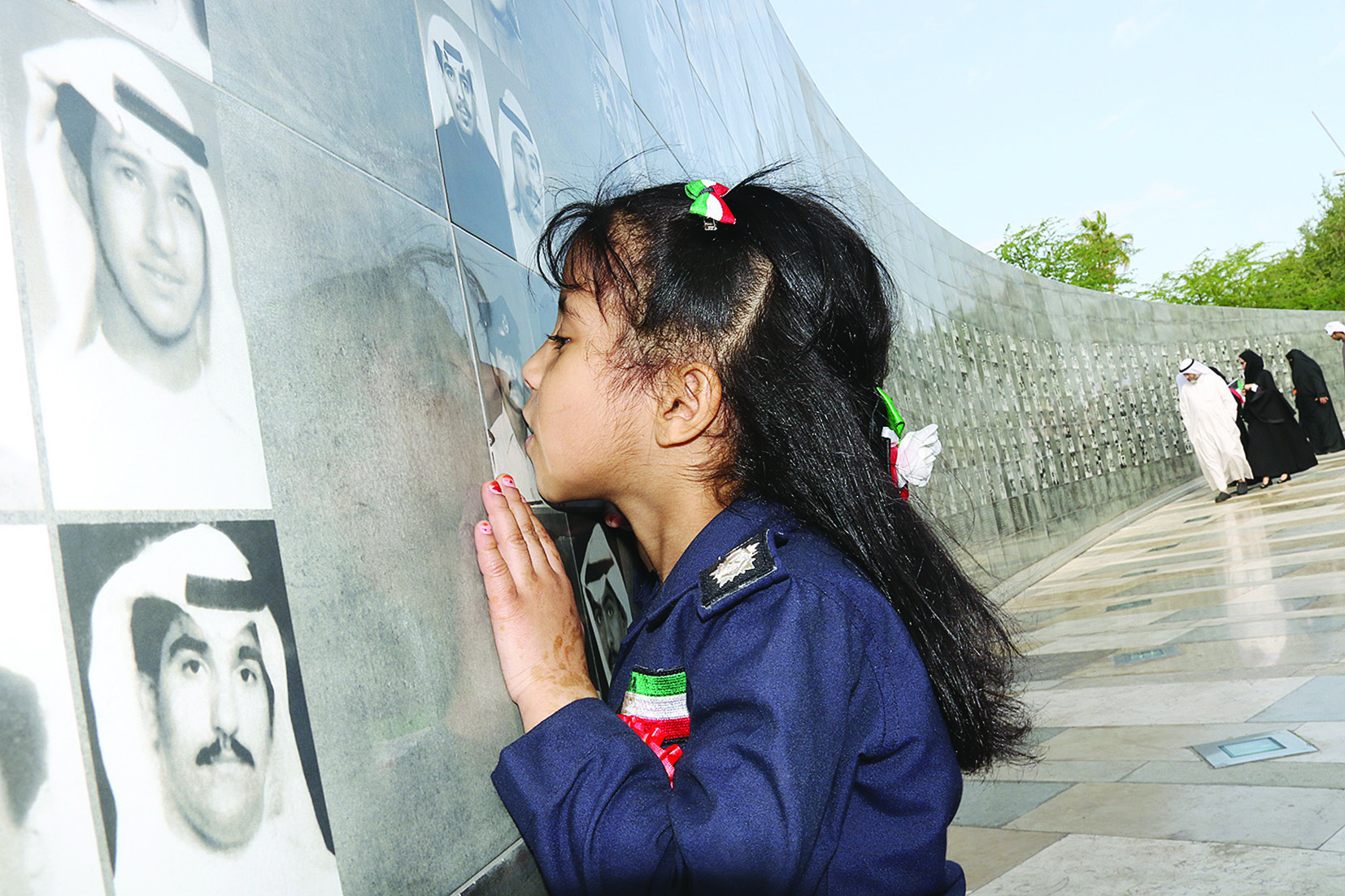 شهادة حب ... للشهداء                                       (تصوير اسعد عبدالله)