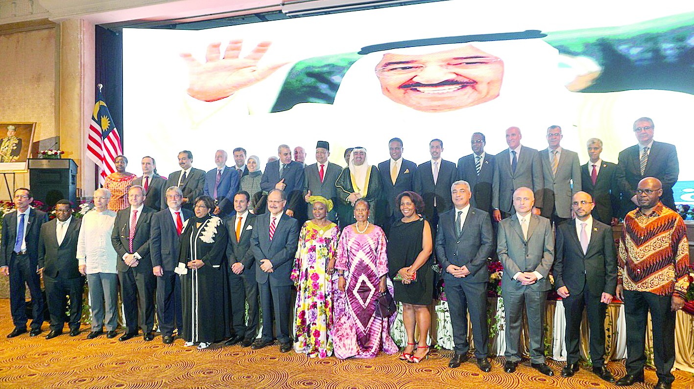 حشد من الديبلوماسيين في احتفال السفارة في ماليزيا