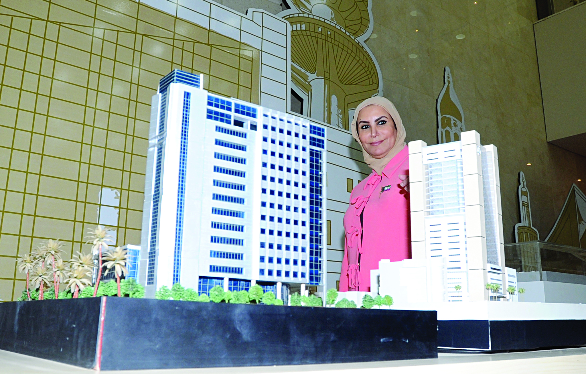 ... وتستعرض مجسمات لمشاريع الوزارة