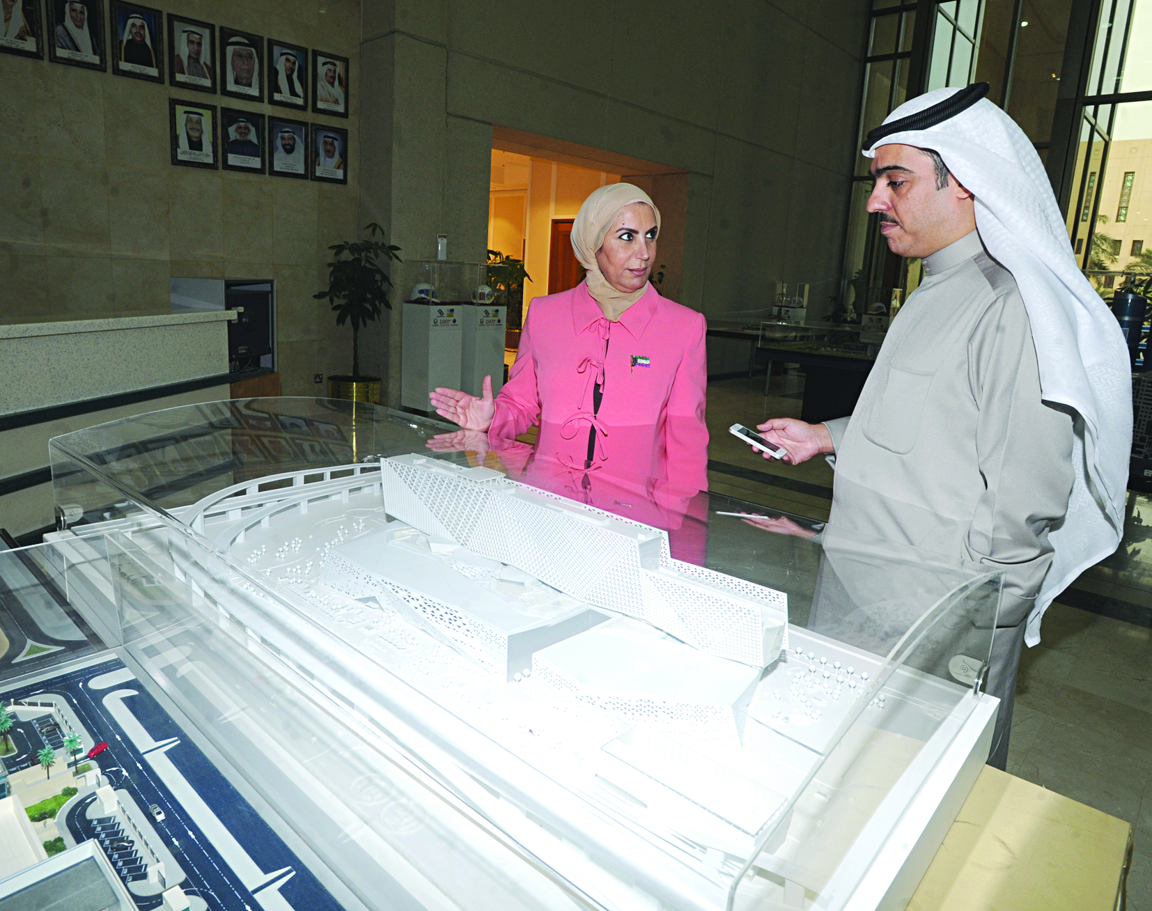 ... وتشرح طبيعة المشاريع التي تنفذها