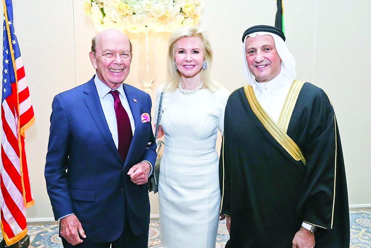 السفير سالم الصباح مع وزير التجارة الأميركي ويلبر روس وحرمه 