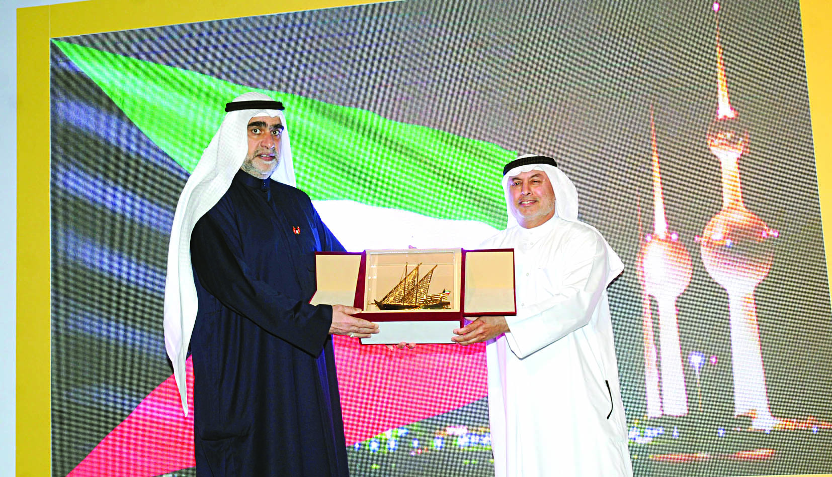 دشتي مكرماً قبازرد