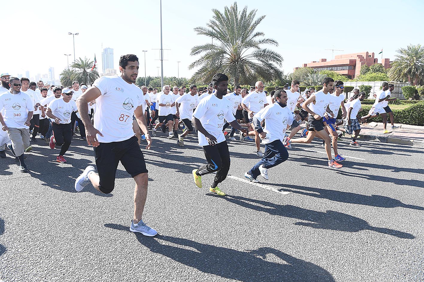 حماسة في بداية الماراثون 