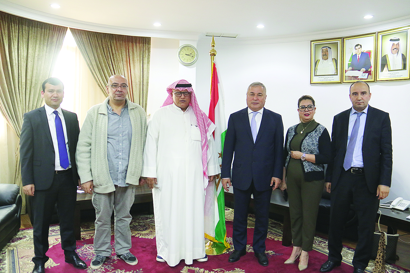 u0627u0644u0633u0641u064au0631 u0627u0644u0637u0627u062cu064au0643u064a u0648u0623u0639u0636u0627u0621 u0627u0644u0633u0641u0627u0631u0629 u0645u0639 u0627u0644u0635u062du0627u0641u064au064au0646    t(u062au0635u0648u064au0631 u0628u0633u0627u0645 u0632u064au062fu0627u0646)