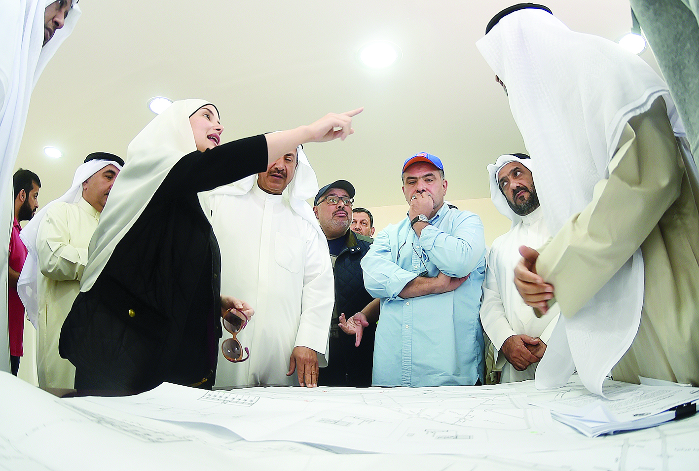 بوشهري في حديث مع مدير إدارة التنفيذ في مؤسسة الرعاية السكنية