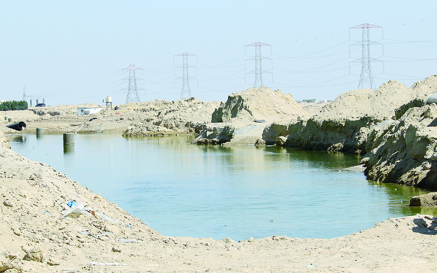 أحد مستنقعات المنطقة