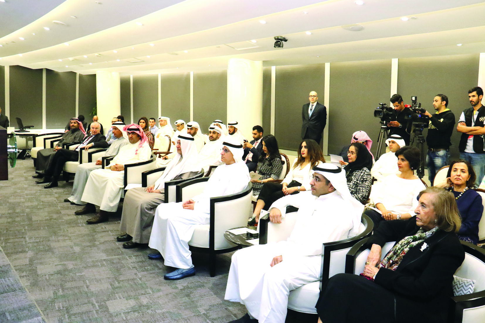 u0627u0644u0631u0648u0636u0627u0646 u0648u0627u0644u0639u062au064au0628u064a u0648u0627u0644u0648u0642u064au0627u0646 u062eu0644u0627u0644 u0625u0637u0644u0627u0642 u0627u0644u0645u0628u0627u062fu0631u0629 t(u062au0635u0648u064au0631 u0628u0633u0627u0645 u0632u064au062fu0627u0646)