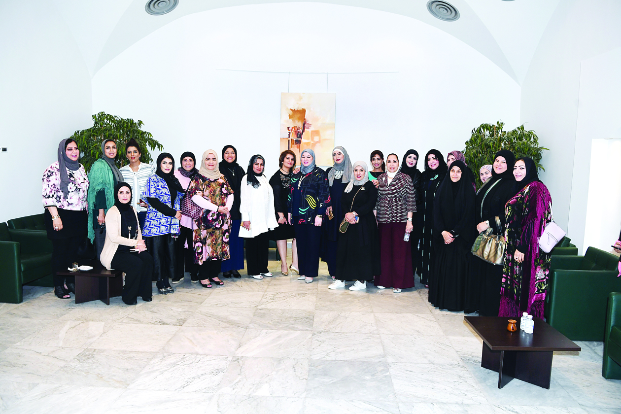 u0627u0644u0641u0646u0627u0646u0627u062a u0627u0644u062au0634u0643u064au0644u064au0627u062a u0627u0644u0645u0634u0627u0631u0643u0627u062a u0641u064a u0627u0644u0645u0639u0631u0636t (u062au0635u0648u064au0631 u0623u0633u0639u062f u0639u0628u062fu0627u0644u0644u0647)