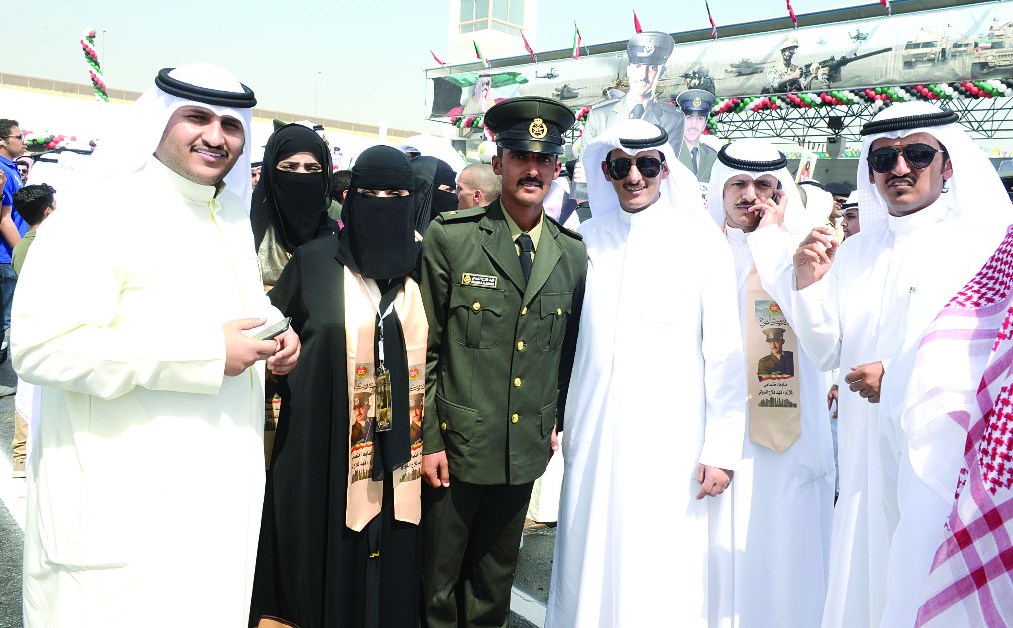 ...وضابط آخر بين أهله