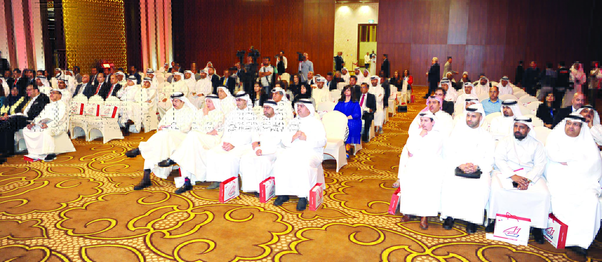 جانب من المساهمين