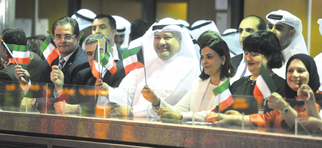 u062cu0627u0646u0628 u0645u0646 u0627u0644u0641u0639u0627u0644u064au0629 (u062au0635u0648u064au0631 u0633u0639u062f u0647u0646u062fu0627u0648u064a)