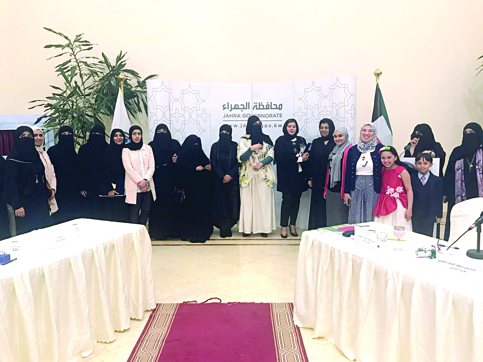 u062du0645u062fu0629 u0627u0644u0639u0646u0632u064a u0645u062au0648u0633u0637u0629 u0627u0644u0645u062au0637u0648u0639u0627u062a u0641u064a u0635u0648u0631u0629 u062cu0645u0627u0639u064au0629