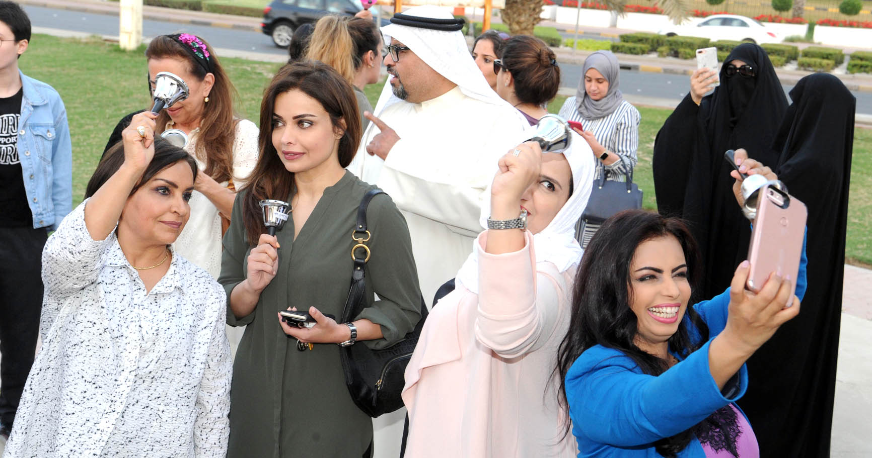 الأجراس تقرع في ساحة الإرادة	 