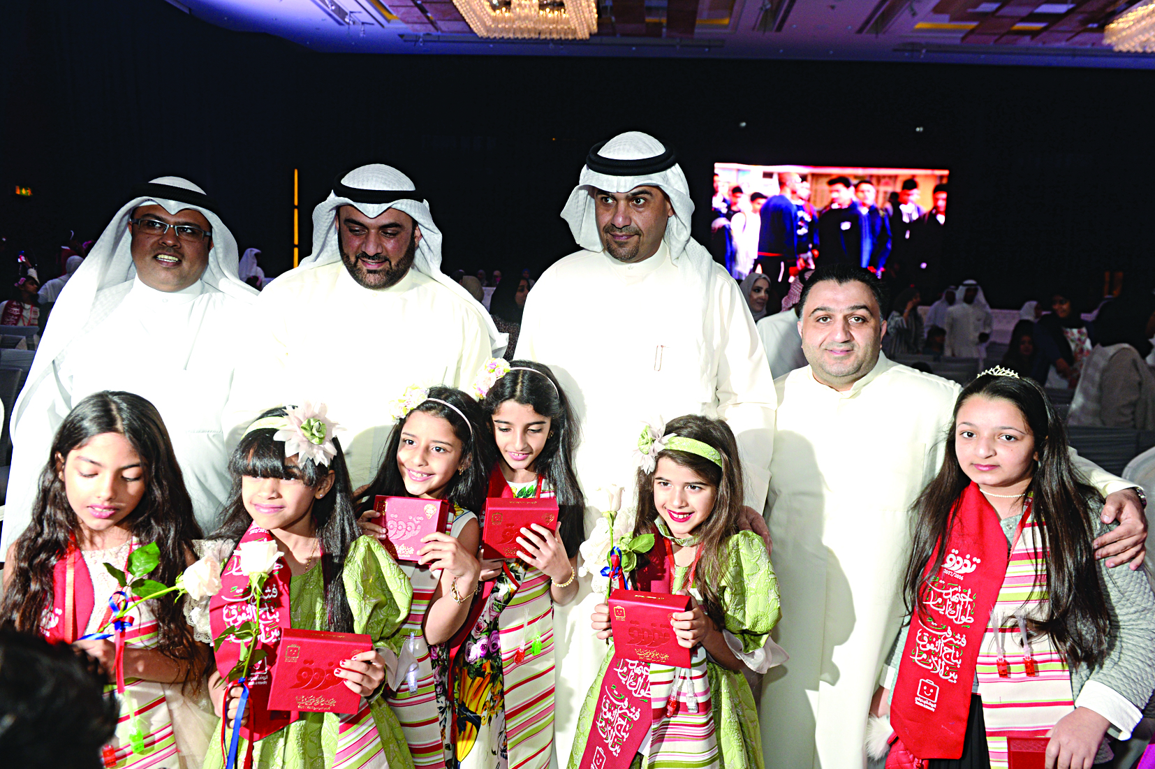 الصالح والشراح والزميل حسين خليل وابنته جنى ضمن الفائقات المكرمات 