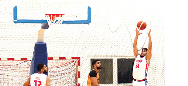 u0644u0627u0639u0628 u00abu0627u0644u0643u0648u064au062au00bb u0645u0633u0627u0639u062f u0627u0644u0639u062au064au0628u064a u064au0631u062au0642u064a u0644u0627u0644u062au0642u0627u0637 u0627u0644u0643u0631u0629 u062eu0644u0627u0644 u0627u0644u0645u0628u0627u0631u0627u0629 u0623u0645u0627u0645 u0627u0644u0642u0627u062fu0633u064au0629  tt(u062au0635u0648u064au0631 u0628u0633u0627u0645 u0632u064au062fu0627u0646) 