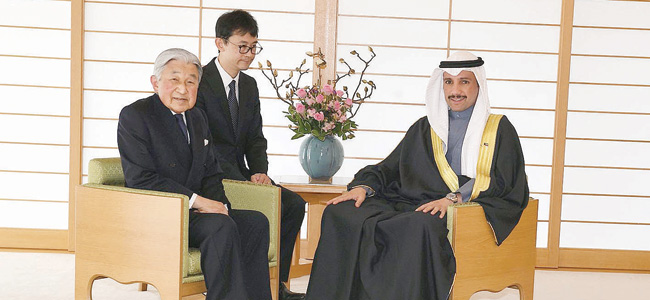 الأمبراطور أكيهيتو مستقبلا الغانم