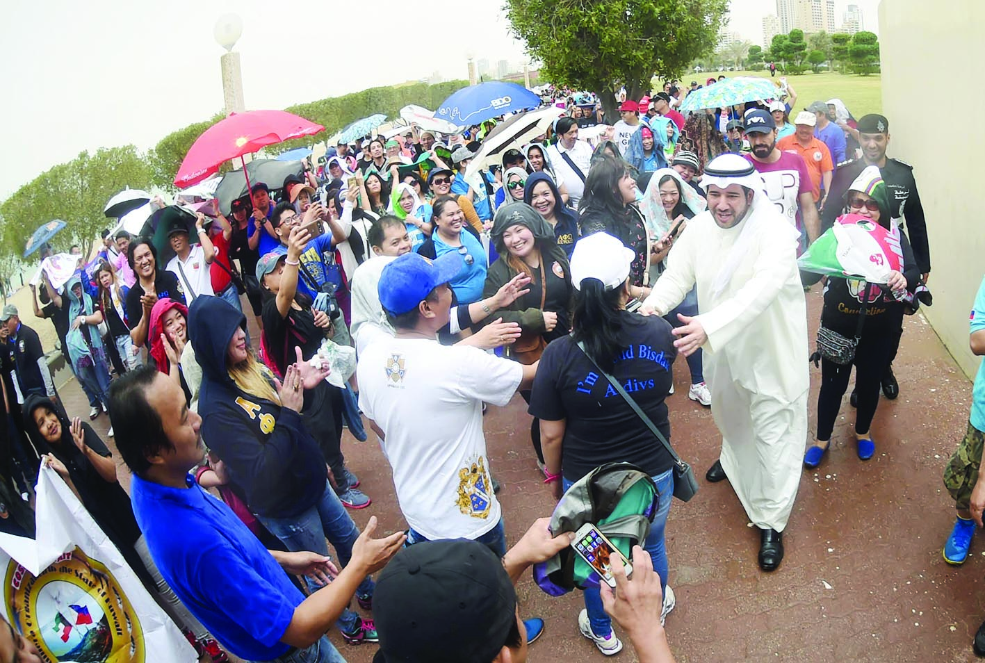 u0639u0628u062fu0627u0644u0644u0647 u0627u0644u0623u062du0645u062f u0645u0634u0627u0631u0643u0627u064b u0641u064a u0627u0644u0645u0633u064au0631u0629                                                                          (u062au0635u0648u064au0631 u0623u0633u0639u062f u0639u0628u062fu0627u0644u0644u0647)