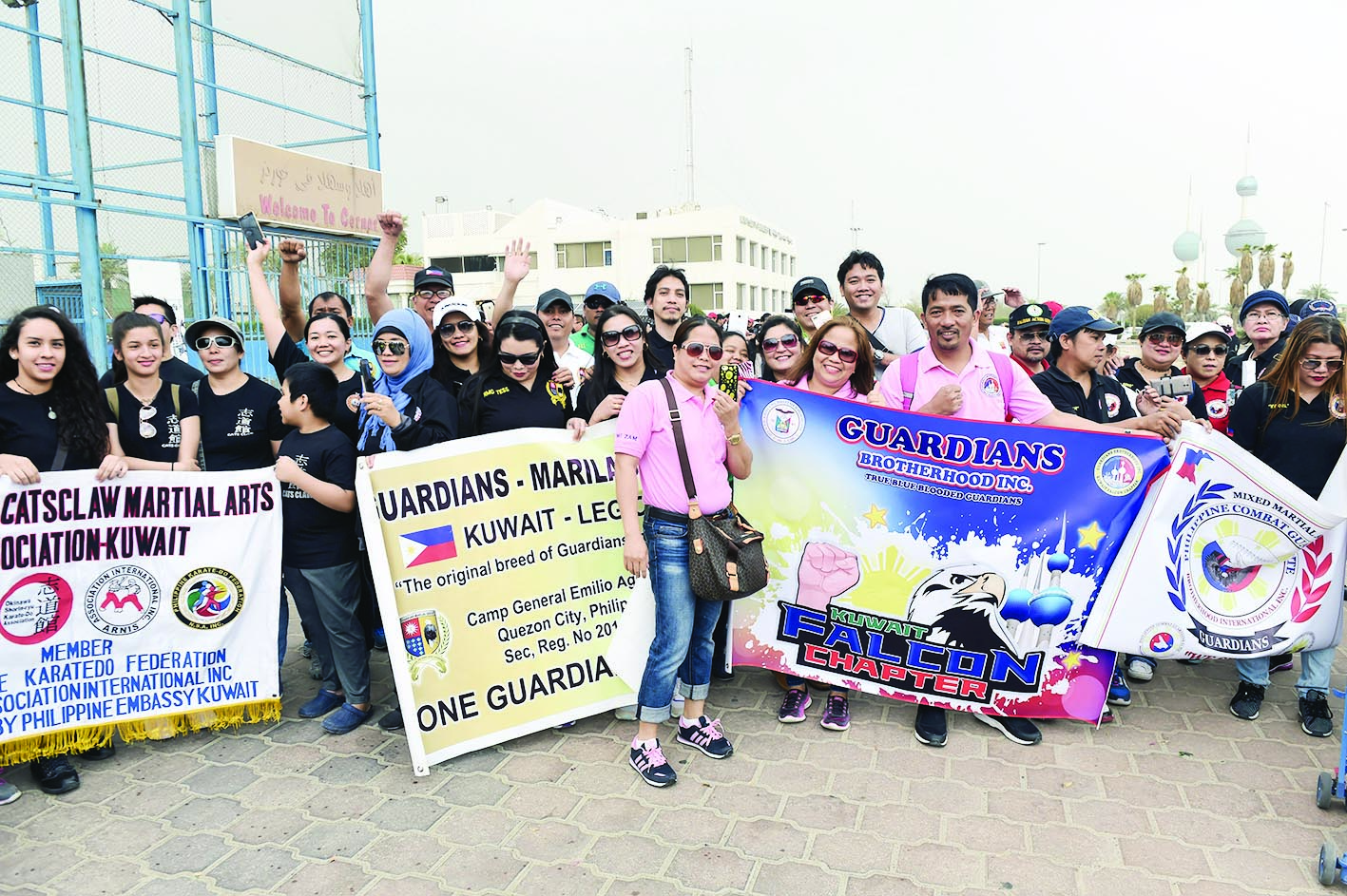 شعارات باللغة الفيلبينية خلال المسيرة