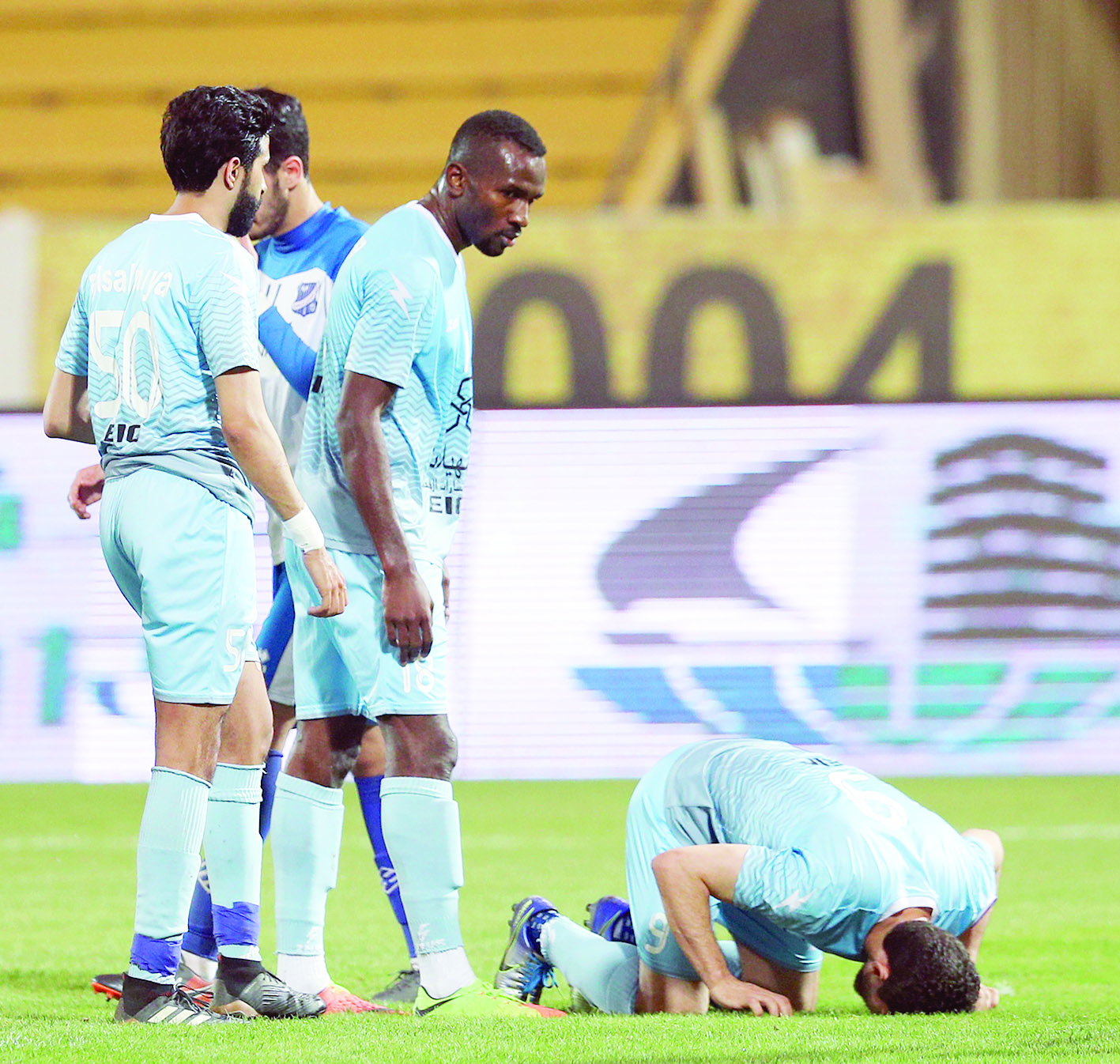 u0641u0631u0627u0633 u0627u0644u062eu0637u064au0628 u064au0633u062cu062f u0628u0639u062f u062au0633u062cu064au0644u0647 u0627u0644u0647u062fu0641 u0627u0644u0623u0648u0644t(u0627u0644u0623u0632u0631u0642 u062fu0648u062a u0643u0648u0645)