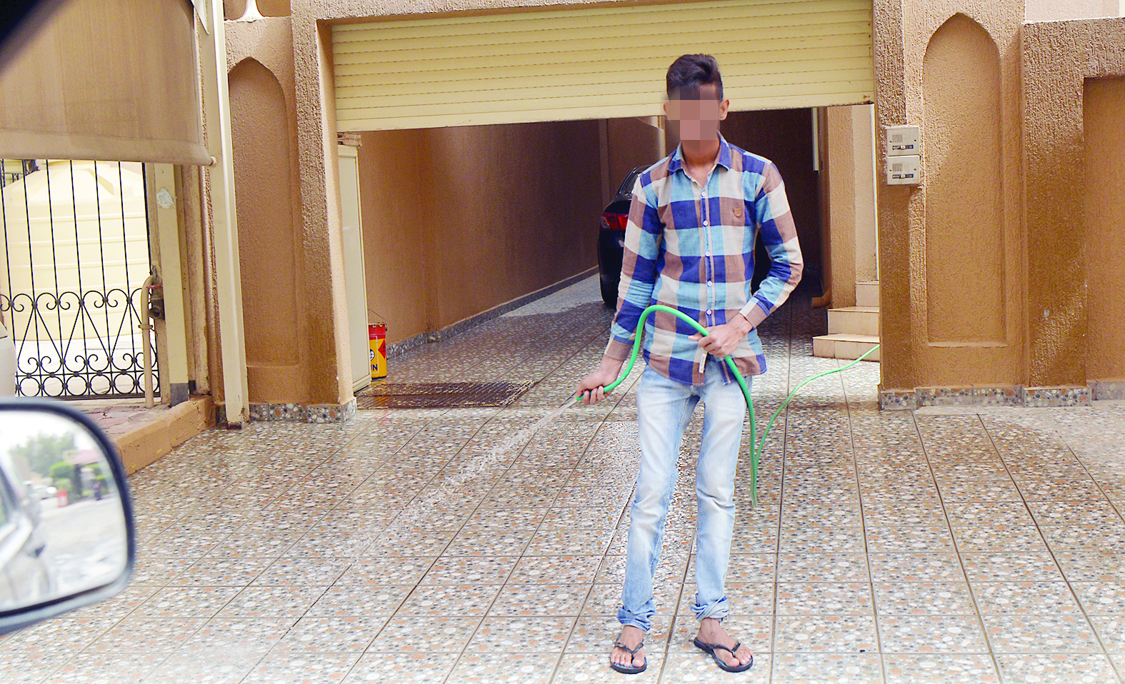 u0647u062fu0631 u0627u0644u0645u064au0627u0647 u0641u064a u063au0633u0644 u0645u062fu0627u062eu0644 u0627u0644u0628u064au0648u062a  t  (u062au0635u0648u064au0631 u0646u0627u064au0641 u0627u0644u0639u0642u0644u0629) 