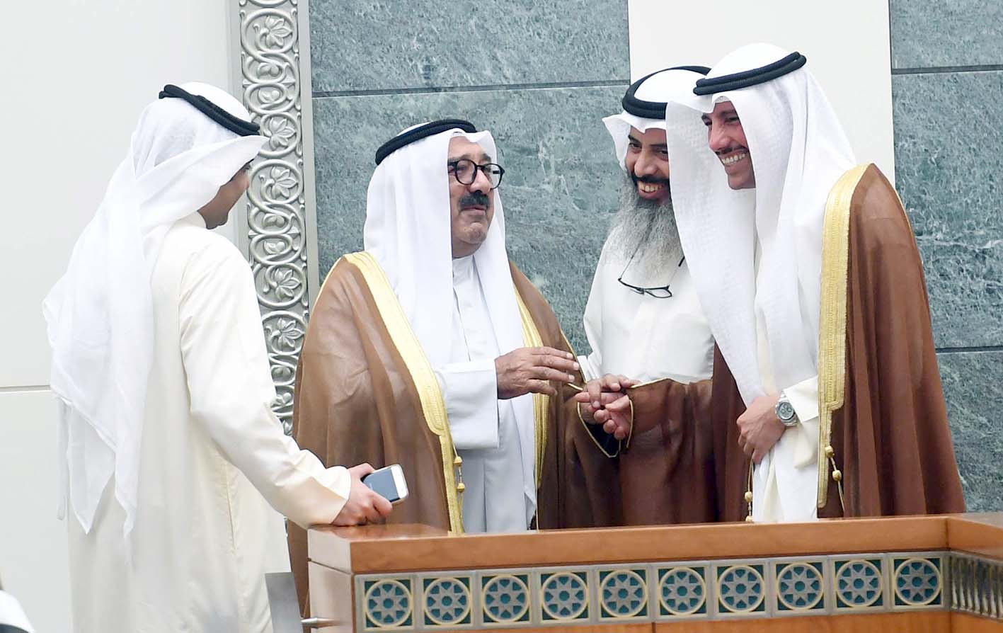 u062du062fu064au062b u0628u0627u0633u0645 u0639u0644u0649 u0645u0646u0635u0629 u0627u0644u0631u0626u0627u0633u0629 u0628u064au0646 u0627u0644u063au0627u0646u0645 u0648u0646u0627u0635u0631 u0627u0644u0635u0628u0627u062d                     (u062au0635u0648u064au0631 u0646u0627u064au0641 u0627u0644u0639u0642u0644u0629) 