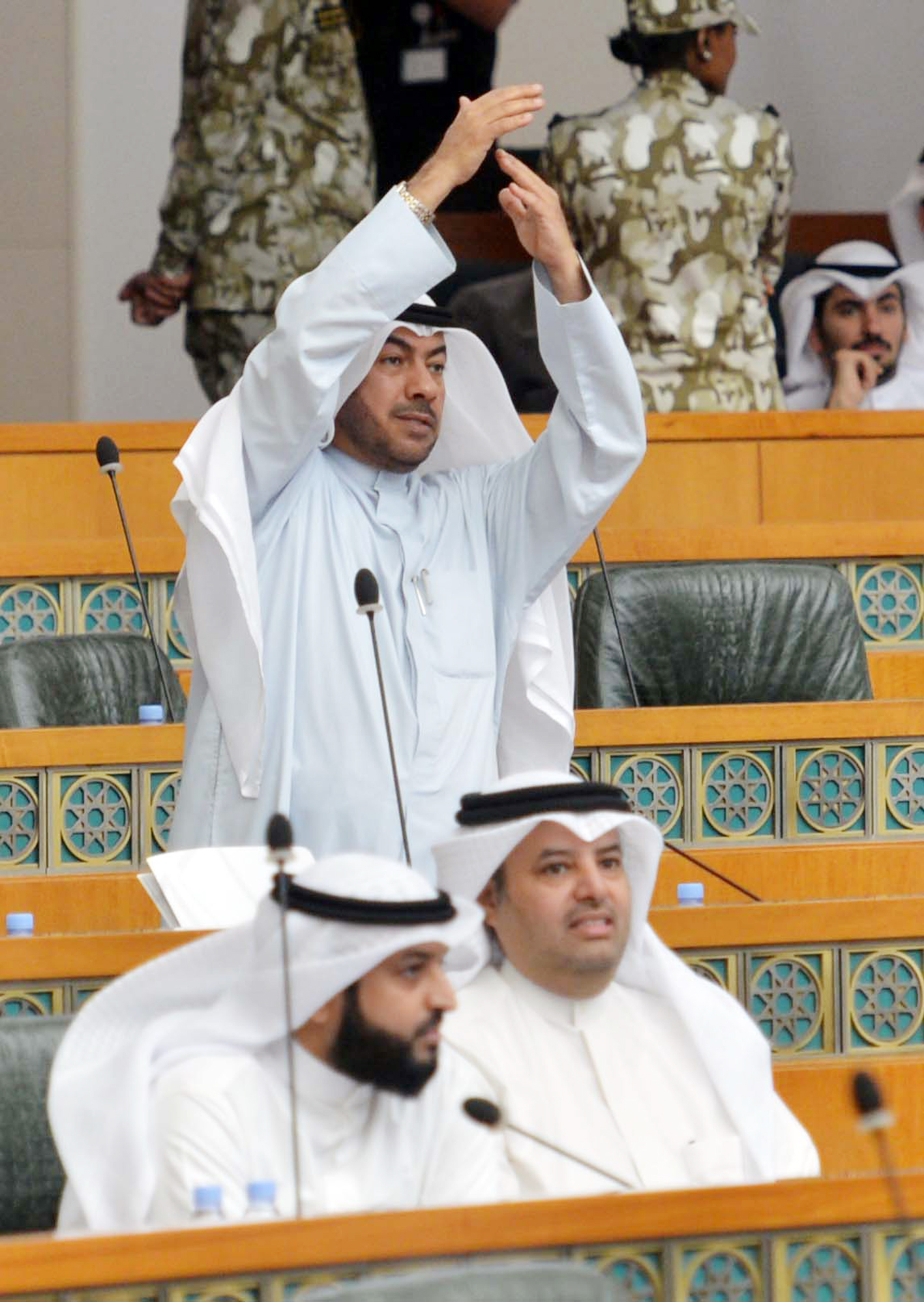 الدقباسي يطلب نقطة نظام