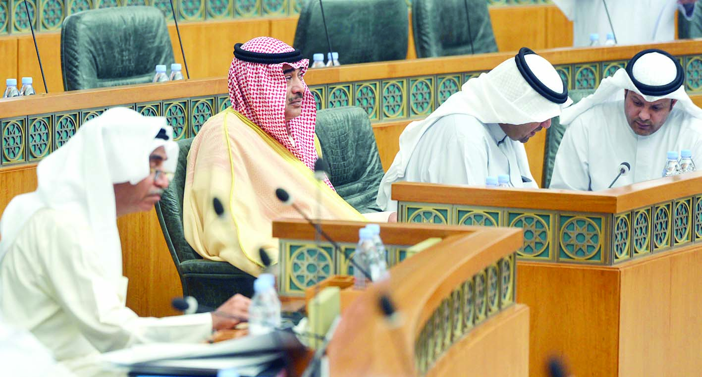 صباح الخالد يتابع الجلسة